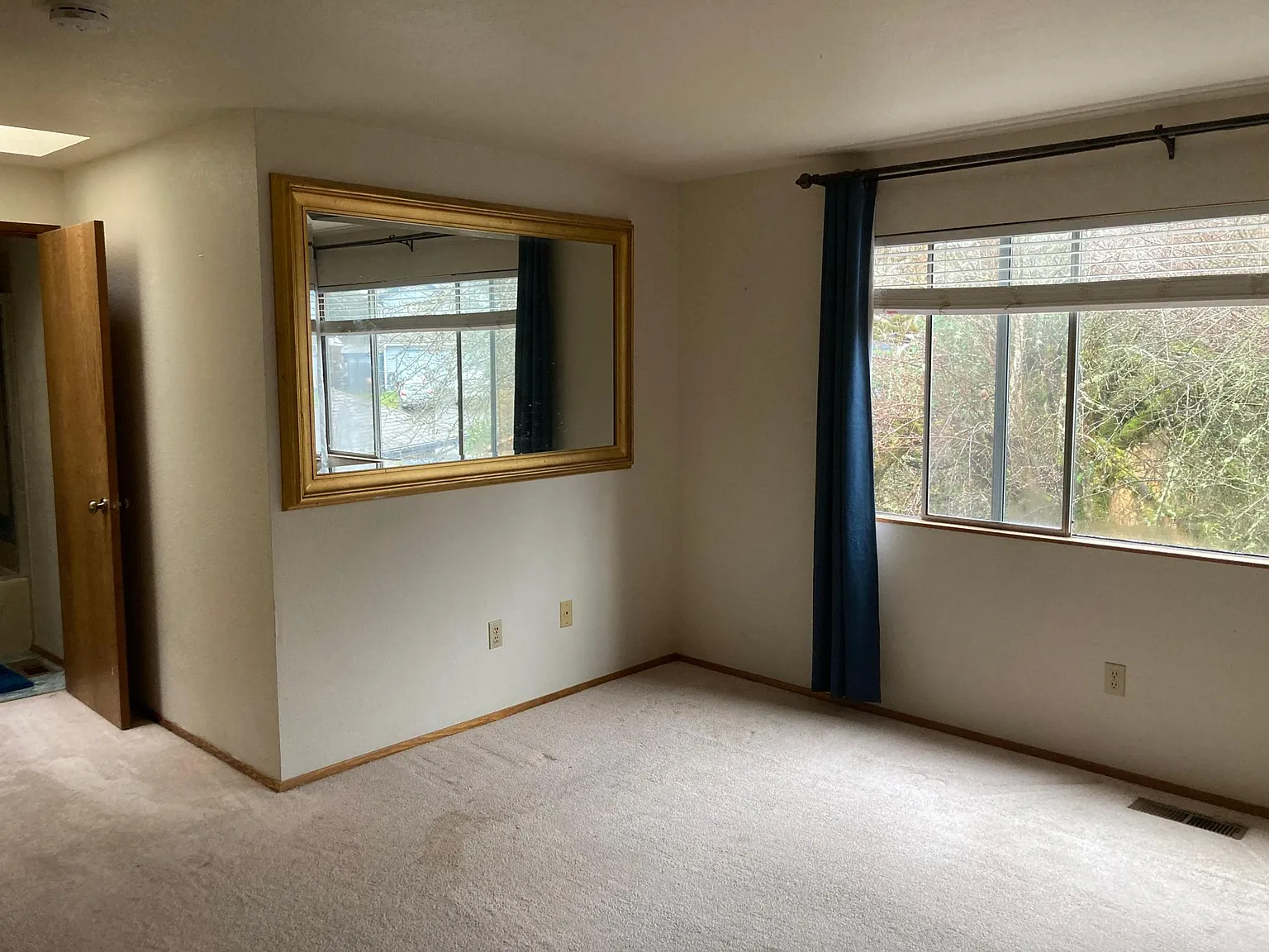 SE 9th Pl, Bellevue — Photo 3