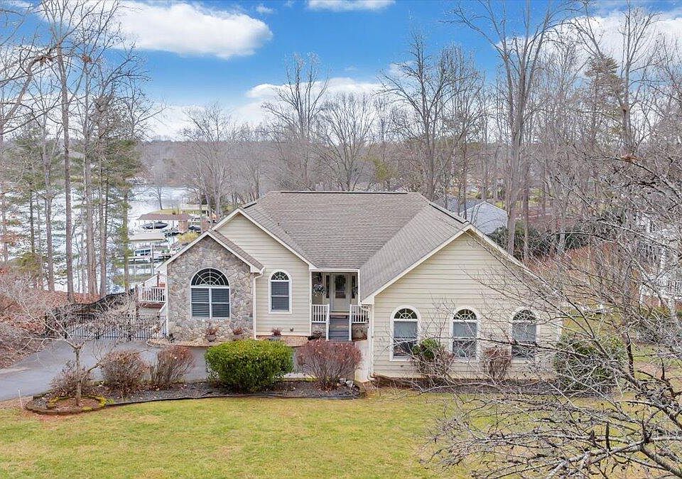 1st image of 508 Anchor Dr