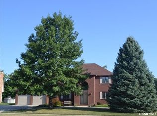 200 Coventry Dr, Findlay, OH 45840