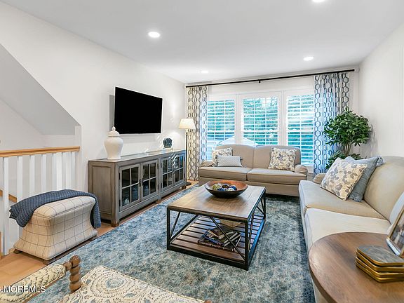 5th image of 24 Mulberry Court #D