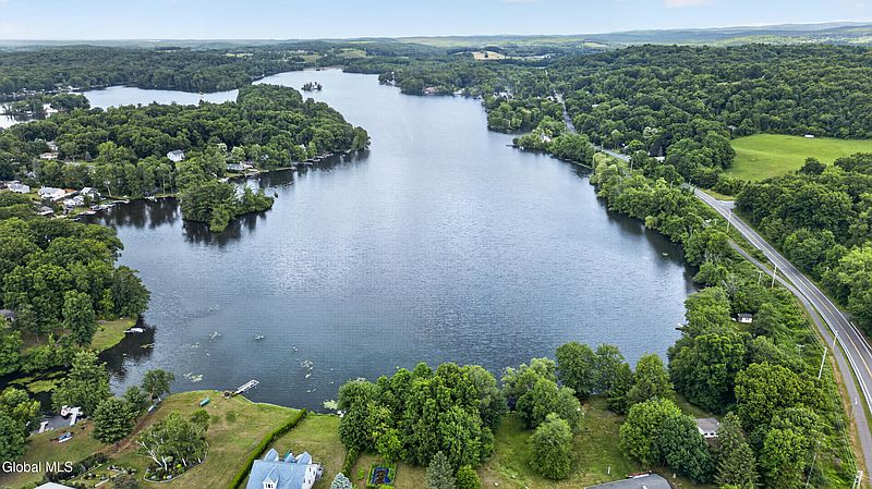 3rd image of 43 Lakeview Drive