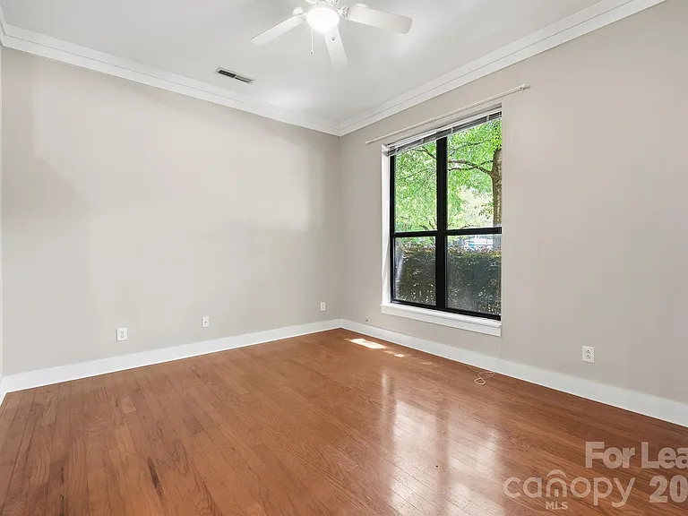 3435 Spencer St — Photo 12