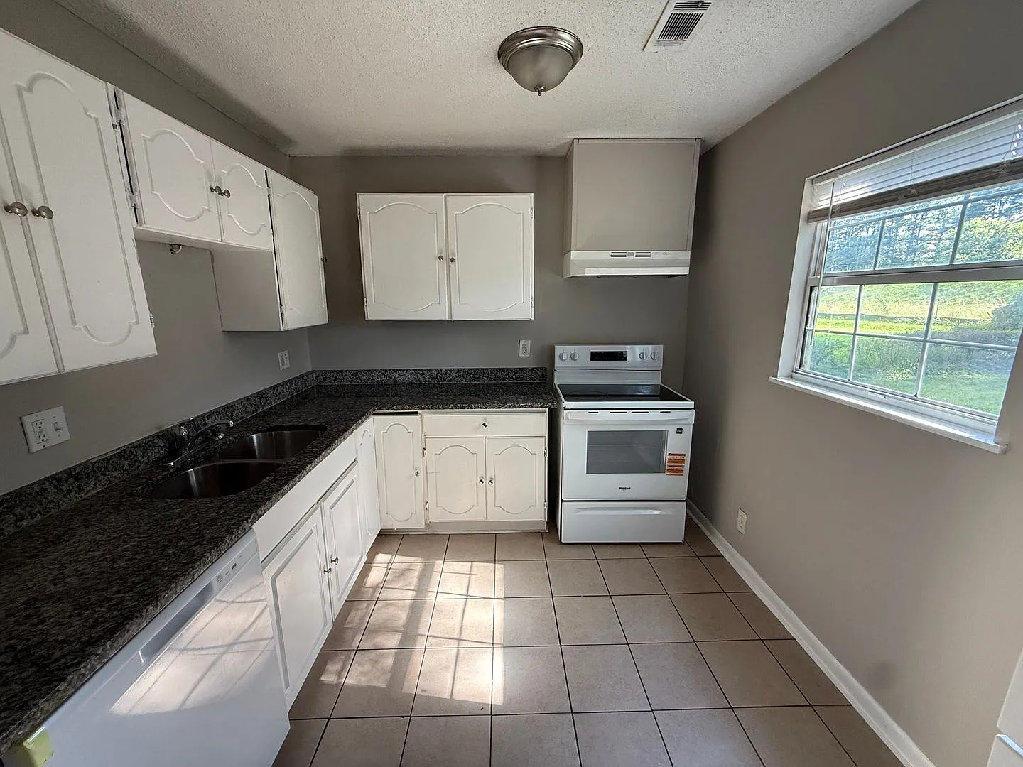 3408 Glen Park Dr NW — Photo 4