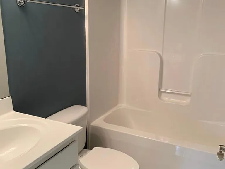 2132 Saranac Ct — Photo 13