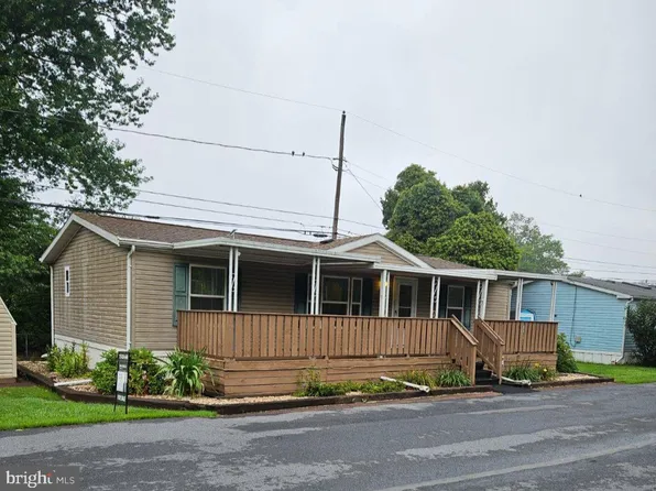 10 Madge Dr, Lancaster, PA 17603