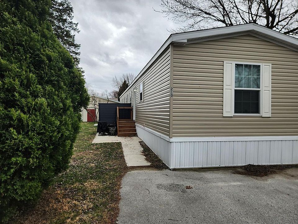 2nd image of 535 W Gypsy Lane Rd #210