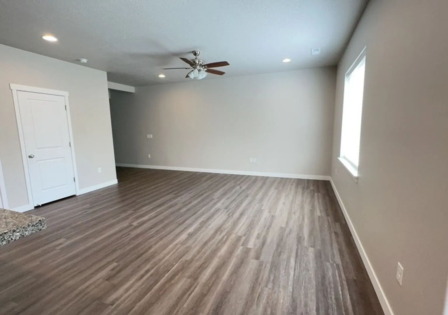Prime Commuter Location | 3 Bed/2.5 Bath | 10 Mins to Downtown SLC & Airport — Photo 2