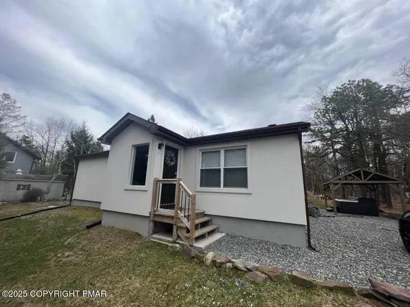 20 Lakeview Dr, Albrightsville, PA 18210