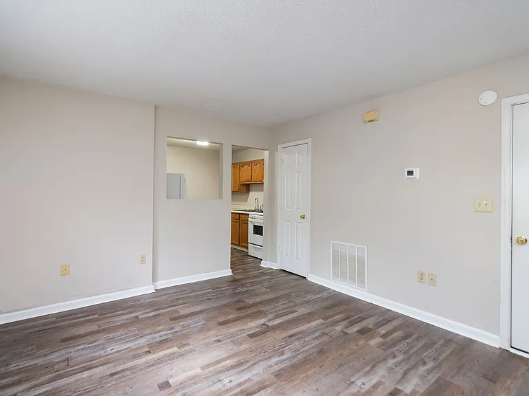 116 Carman Ave #5A — Photo 2