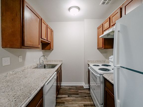 3rd image of 255 McGregor Ave APT 8