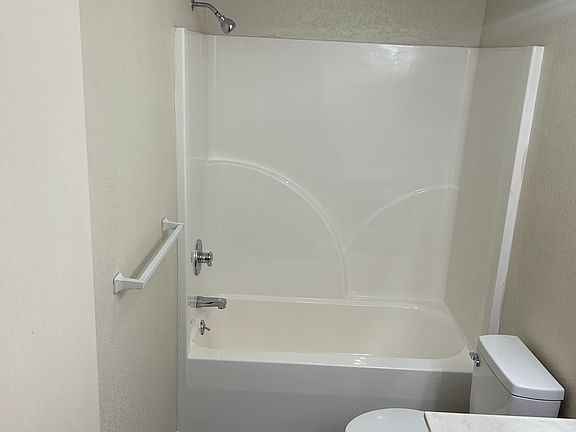 3rd image of 6878 Boston Dr