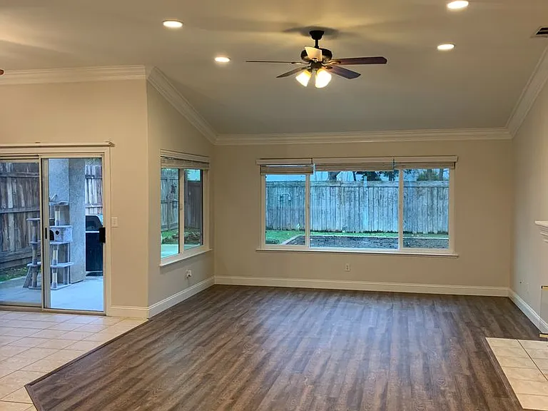 1679 E La Quinta Dr — Photo 32