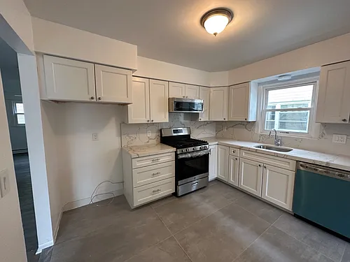 139 Pulaski St #1 Photo 1