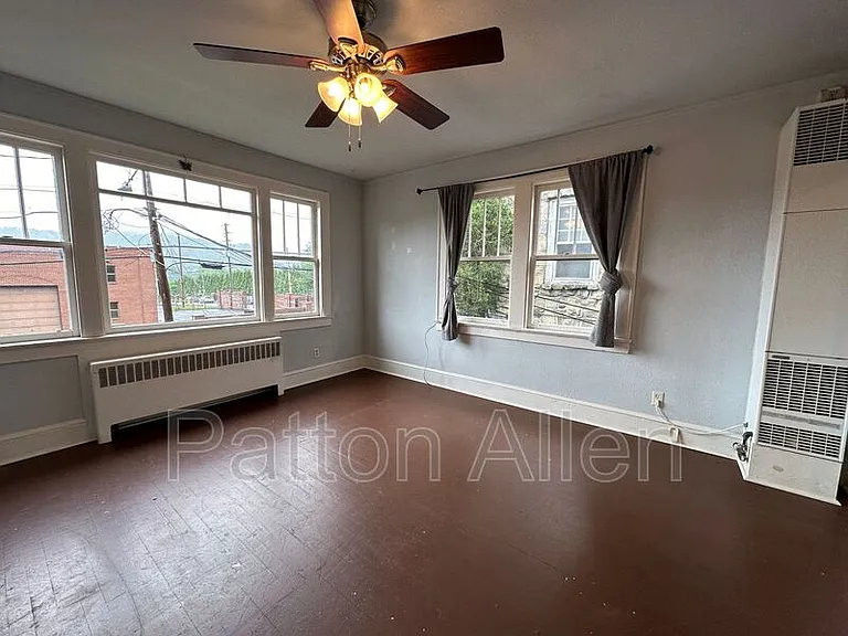 60 Flint St #7 — Photo 9