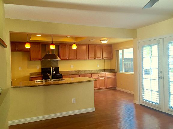 2nd image of 14871 Summerbreeze Way