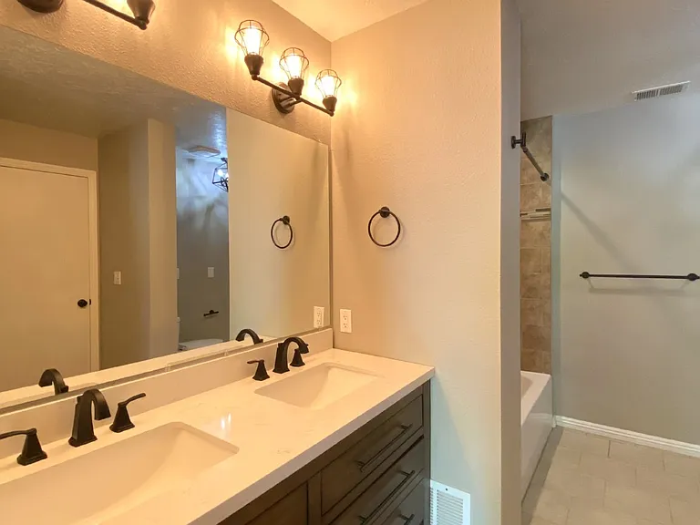 837-1D Country Club Dr SE — Photo 16