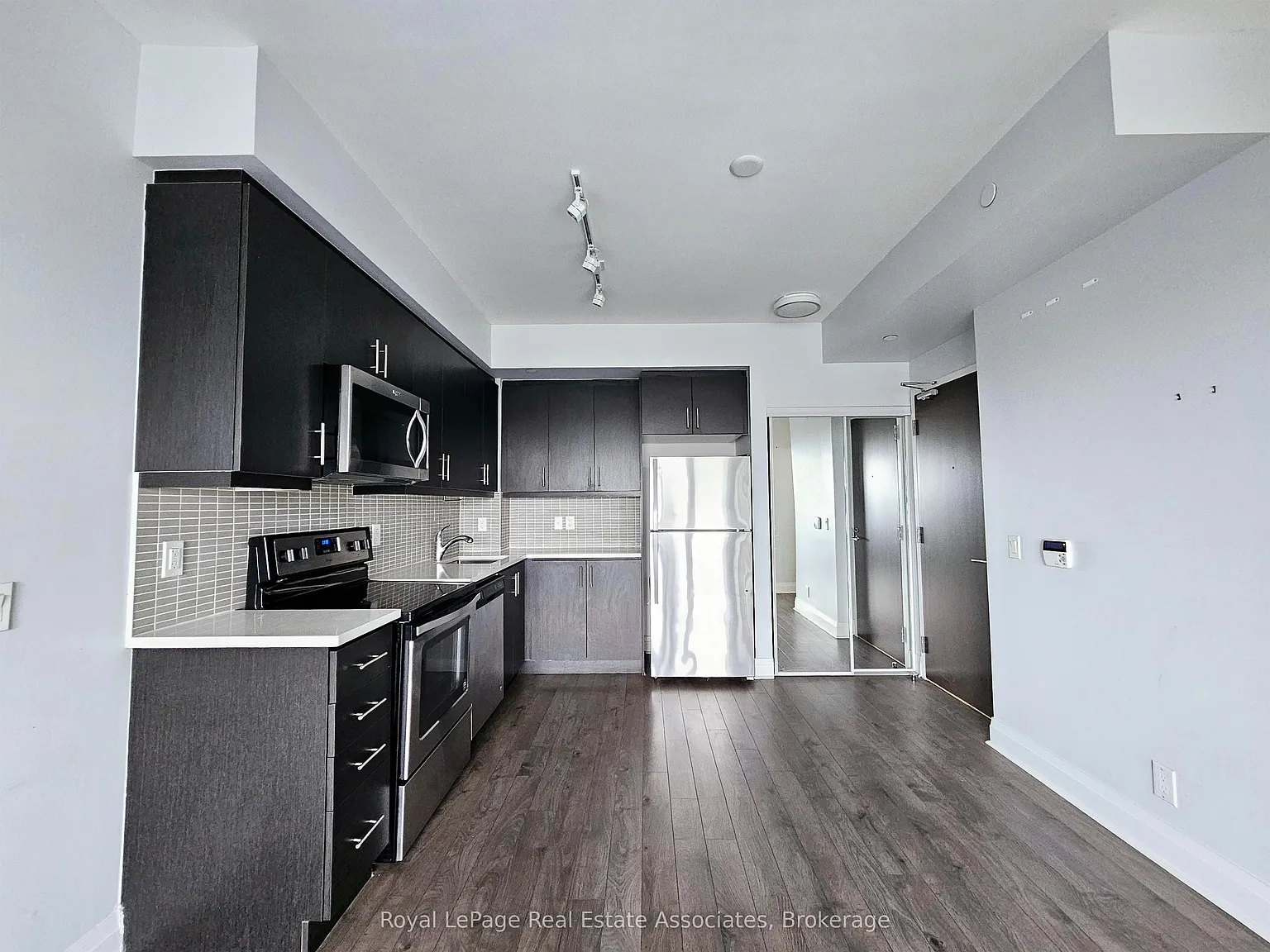 Park Towers at IQ — Photo 3