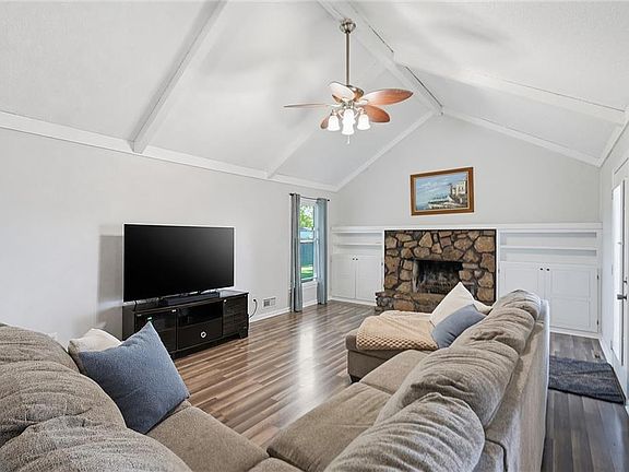 3rd image of 16100 E Cogan Dr