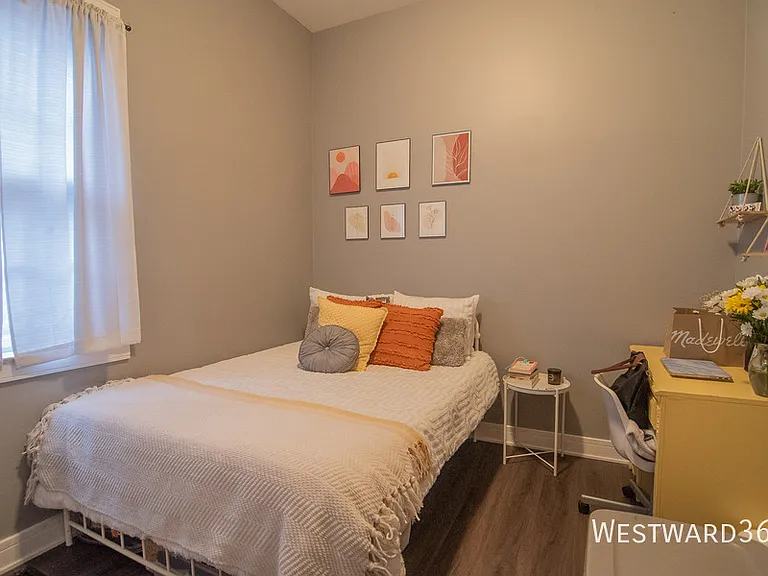 2733 N Wayne Ave #2 — Photo 6