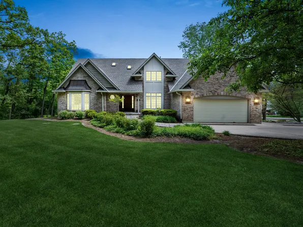 6414 Vermont Trl, Crystal Lake, IL 60012