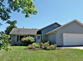 906 Westport Dr, Port Washington, WI 53074