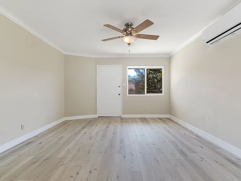 1690 E Hillcrest Dr — Photo 46