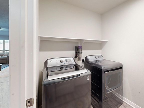 5th image of 2806 Porters Way
