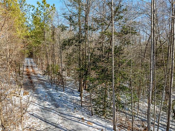 3rd image of 4881 Centerville Rd