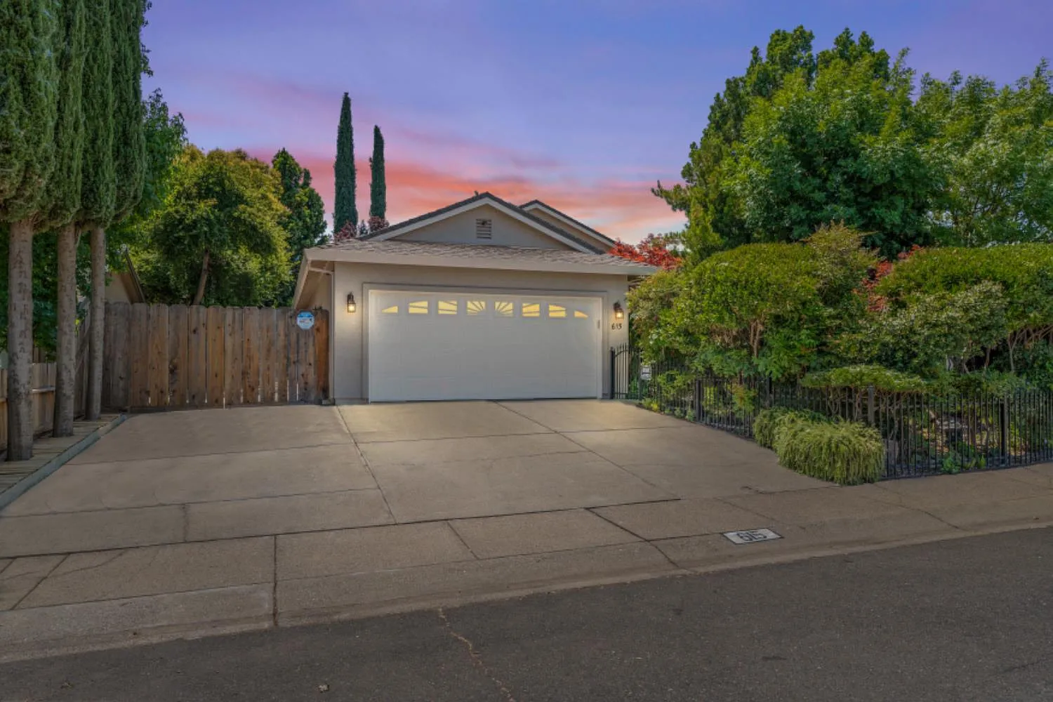 615 Chana Way photo 1