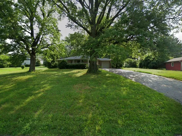 2206 N Fritz Dr, Bloomington, IN 47408