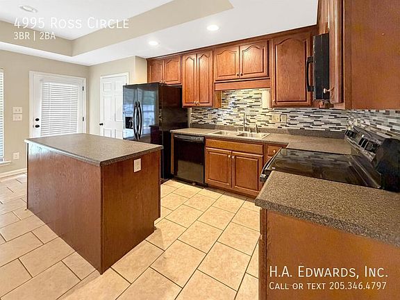 3rd image of 4995 Ross Cir