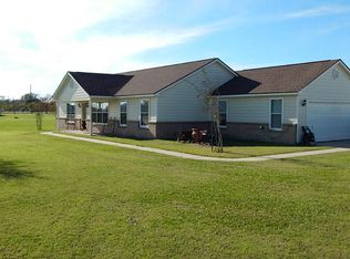 1889 Settlers Way Dr, Sealy, TX 77474