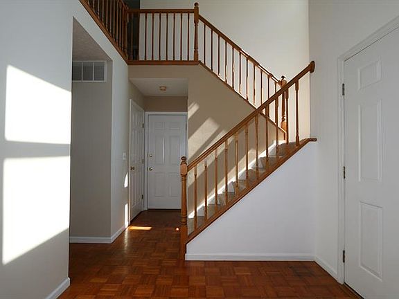 3rd image of 6401 Woodridge Ct