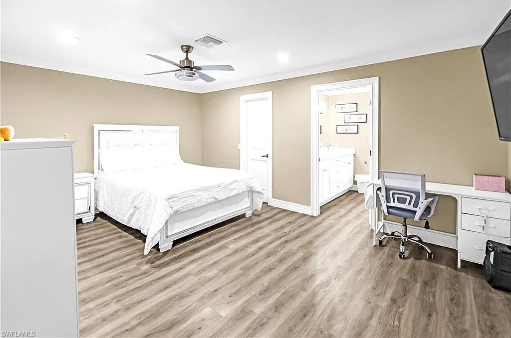 6 bed, 4.0 bath, 3783 sqft, $9,500 — Photo 4