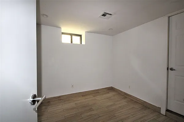 Rented by Rental Solutions Inc | media 15