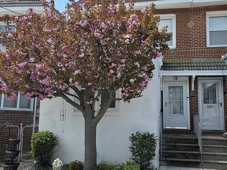 34 N Montgomery Ave — Photo 27