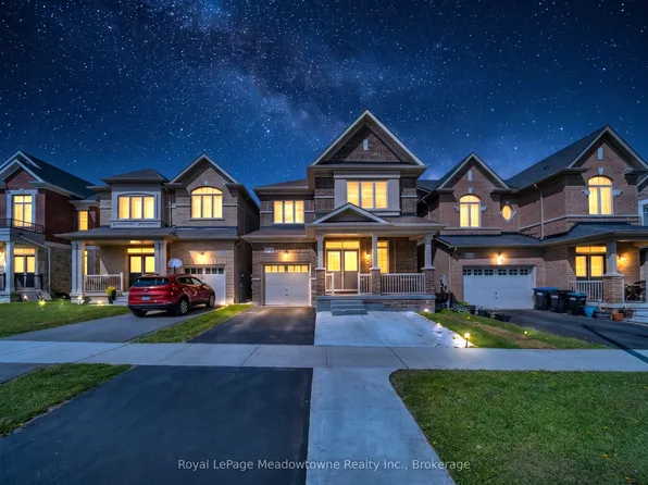 2218 Lozenby St, Innisfil, ON L9S 0M8