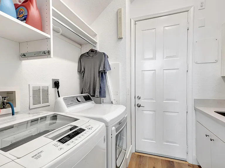 11615 Paradise Cove Ln — Photo 23