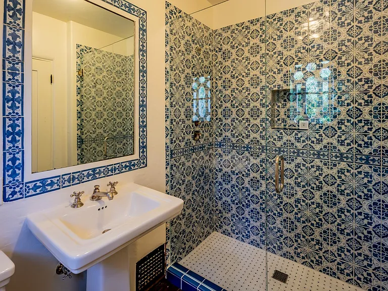 1098 Golf Rd — Photo 50