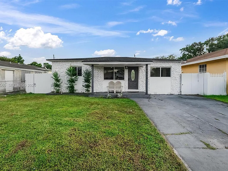 4530 SW 25th St — Photo 44