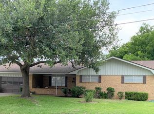 229 S Vail St, La Grange, TX 78945