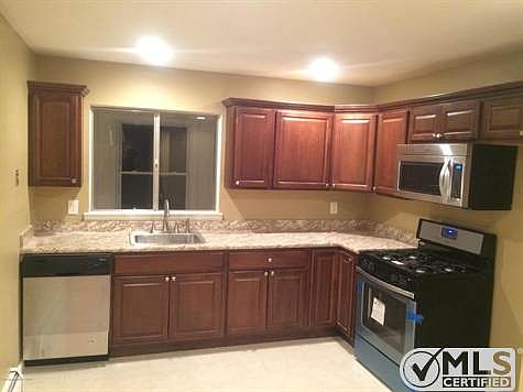 2nd image of 2111 Yorktowne Blvd