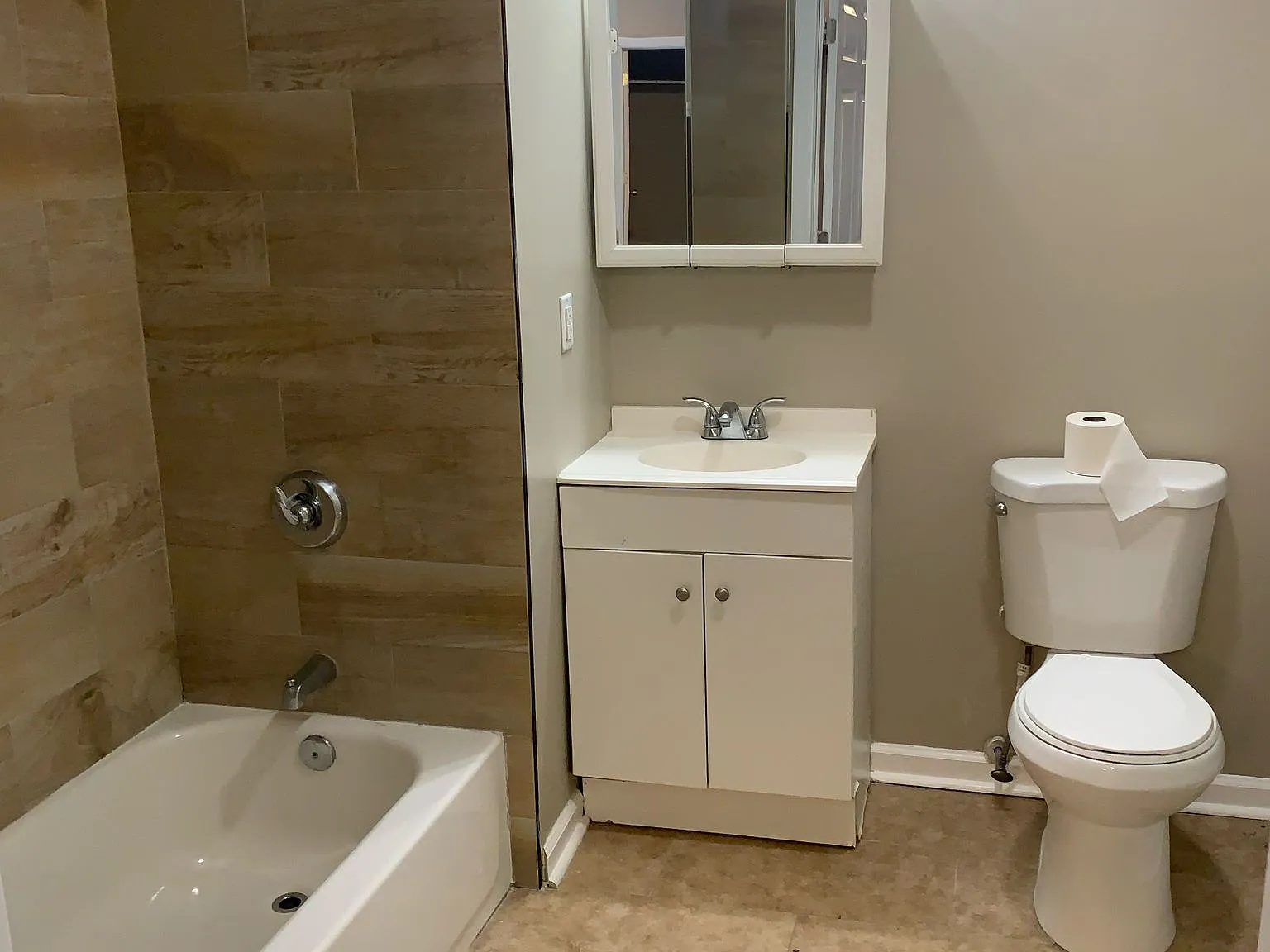 2 bed, $1,975 — Photo 2