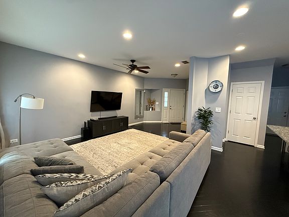 3rd image of 604 E Thornhill Ln #1