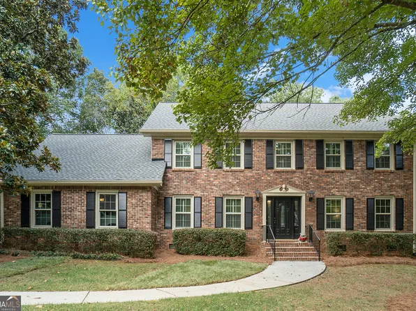 4978 Heatherdale Ln, Dunwoody, GA 30360