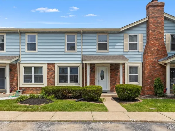 1310 Summergate Pkwy, Saint Charles, MO 63303