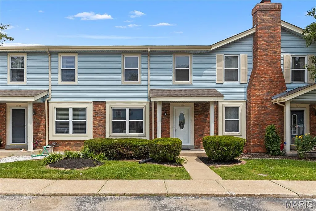 1310 Summergate Pkwy photo 1