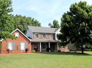 37 Huntington Pkwy, Saint Charles, MO