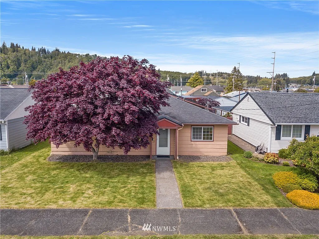 3 bed, 1674 sqft, $2,100 — Photo 1