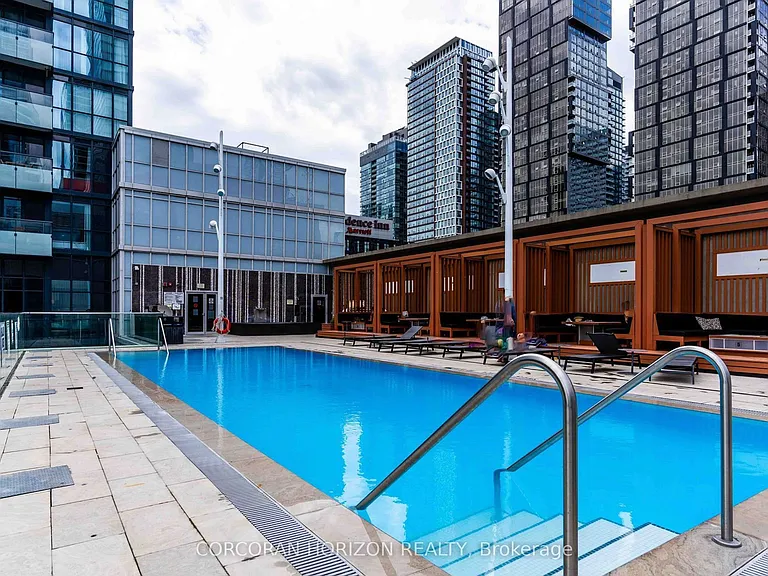 300 Front St W #4403 — Photo 35
